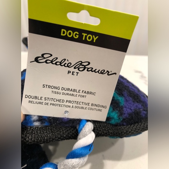 BNWT Eddie Bauer Dog Bone Toy and Bandana set - Picture 7 of 10